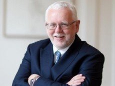 Топпинг считает, что британскому правительству стоит спуститься с небес на землю