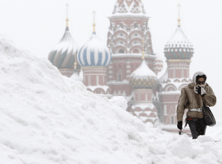Какая же зима в Москве без снежных гор?