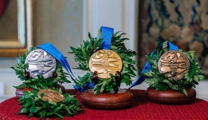 Медали