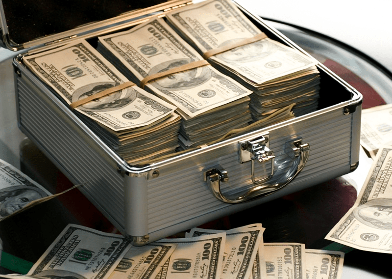 Клубы топ-пять футбольных лиг летом потратили $4,38 млрд на трансферы