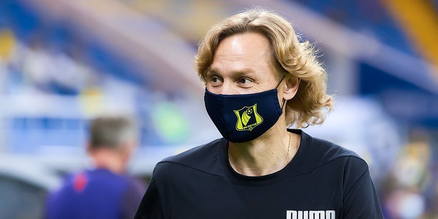 Валерий Карпин