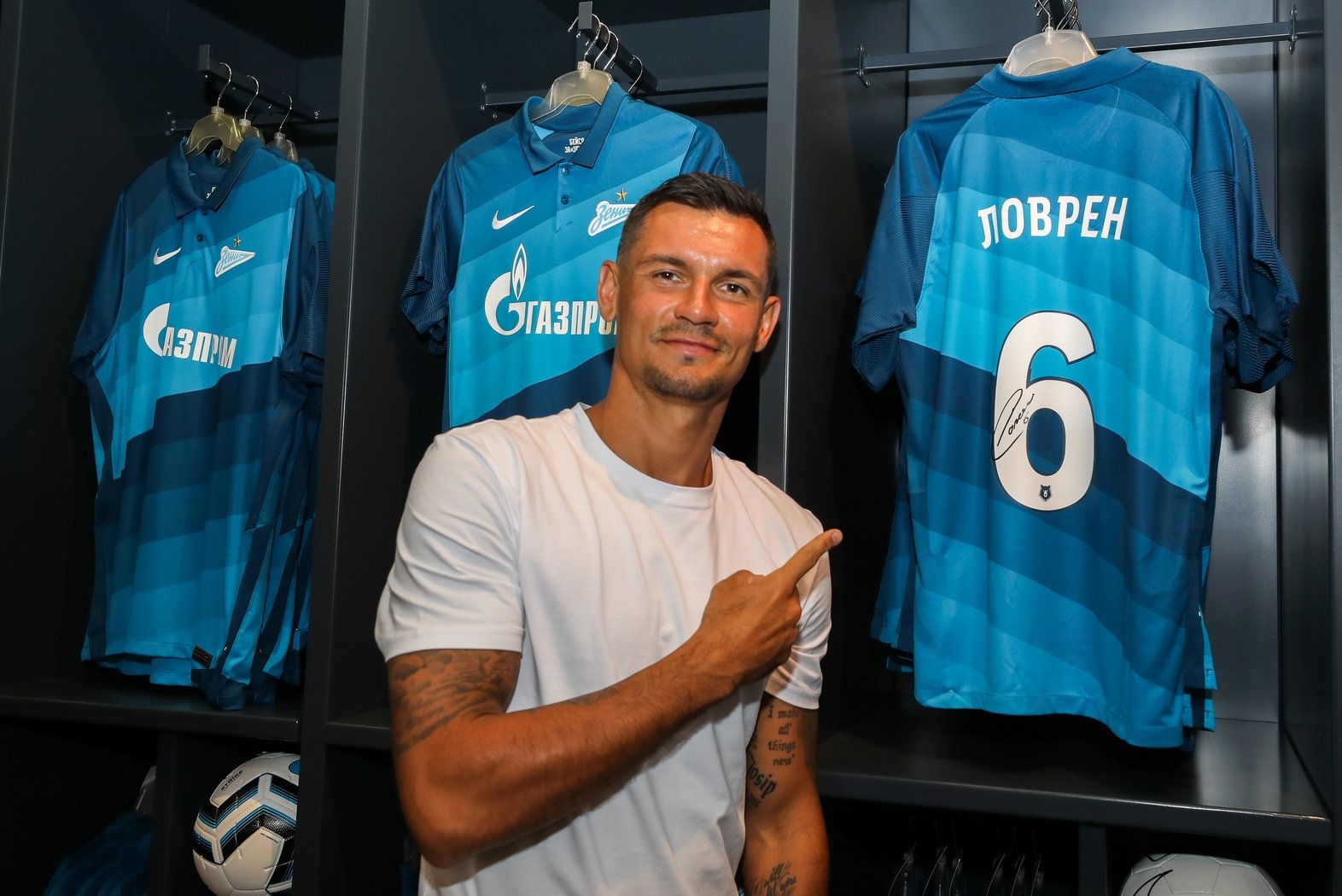 Деян Ловрен