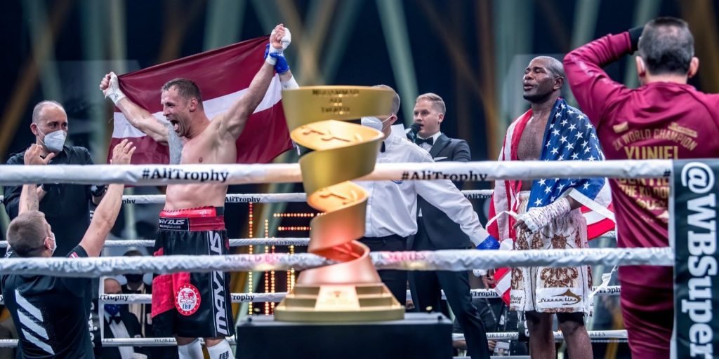 Бриедис победил Дортикоса в финале Всемирной суперсерии