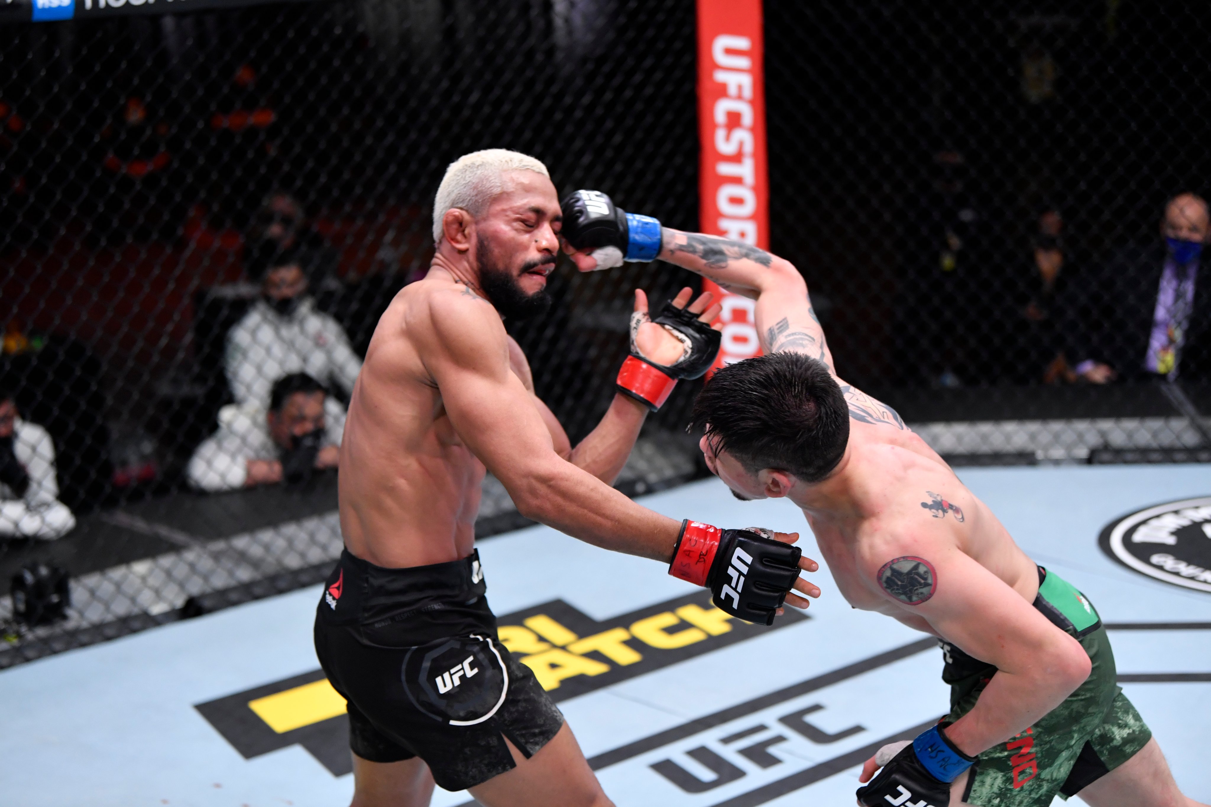 Главный бой UFC 256 между Фигейредо и Морено завершился вничью