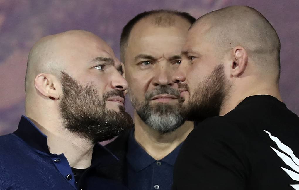 Магомед Исмаилов, президент лиги АСА Алексей Яценко и Иван Штырков