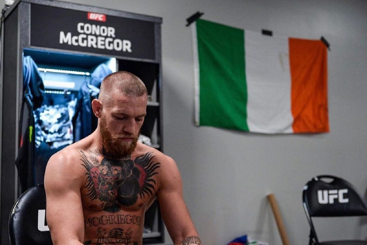 Боец UFC Олейник дал прогноз на бой Макгрегор – Порье. Как букмекеры оценили ставки на его советы? 