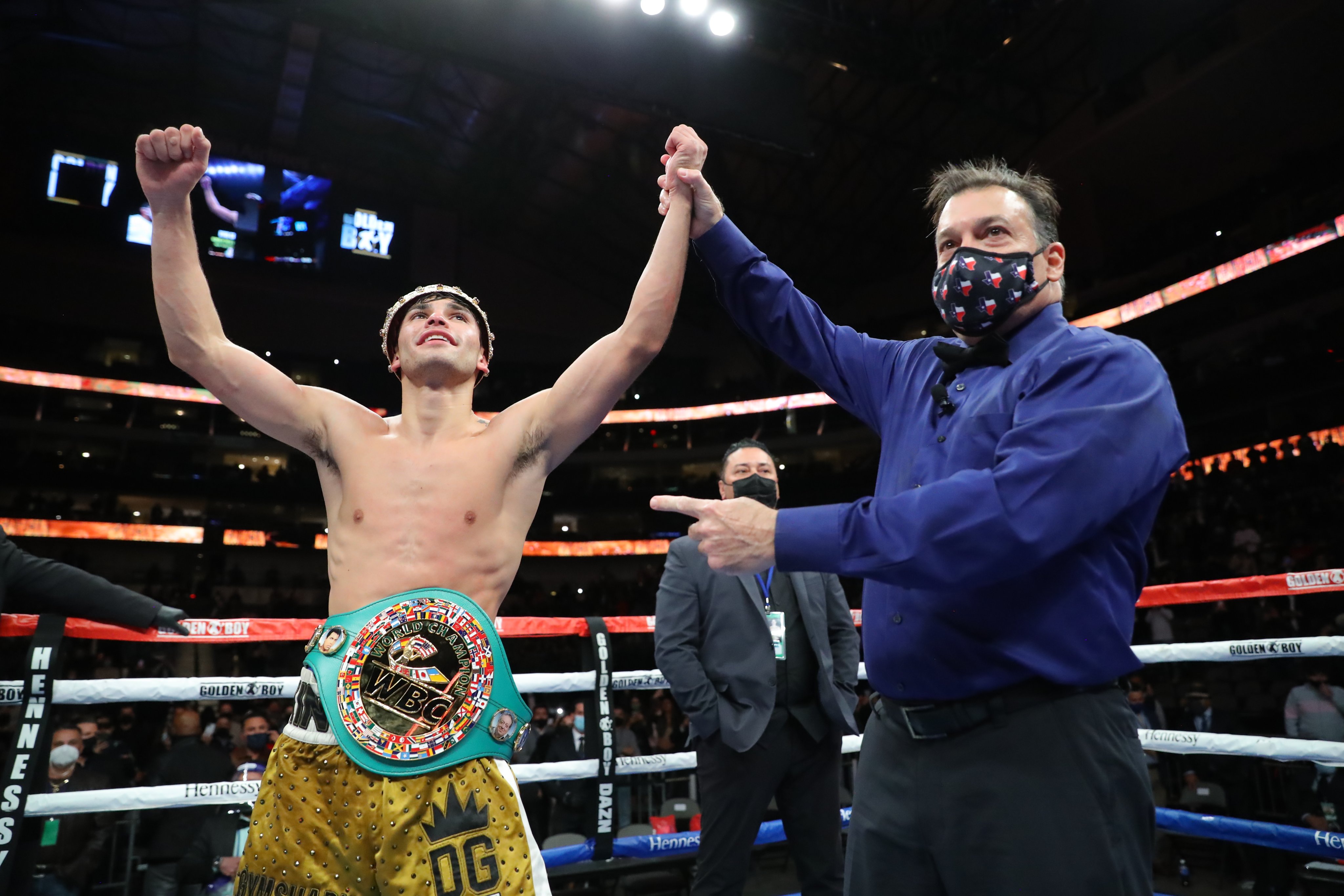 Гарсия нокаутировал Кэмпбелла и стал временным чемпионом WBC. Видео