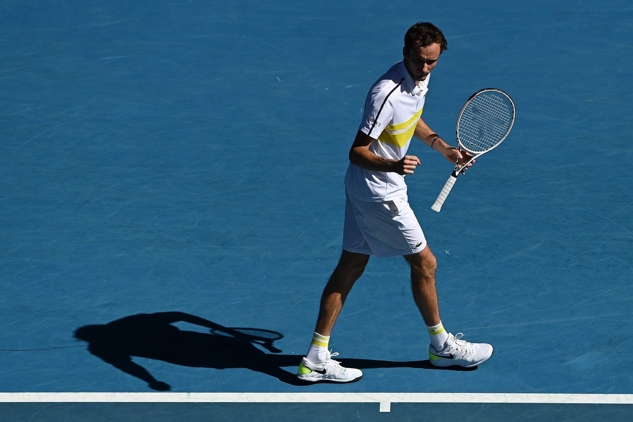 Медведев вышел в 1/8 финала Australian Open. На его победу упали котировки – он даже выше Джоковича