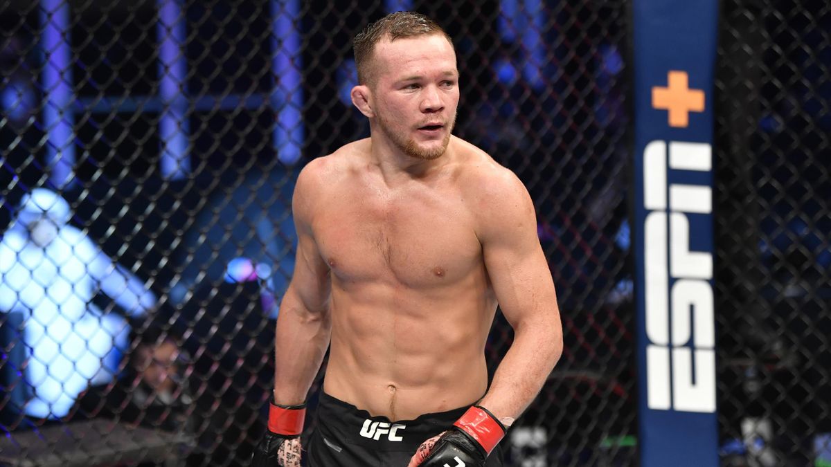 Игроки потеряли 675 тыс. рублей на троих: самые крупные проигрыши на UFC 259
