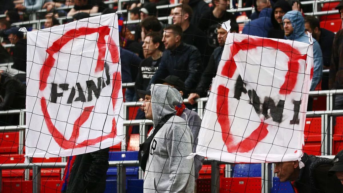 Болельщики ЦСКА протестуют против Fan ID