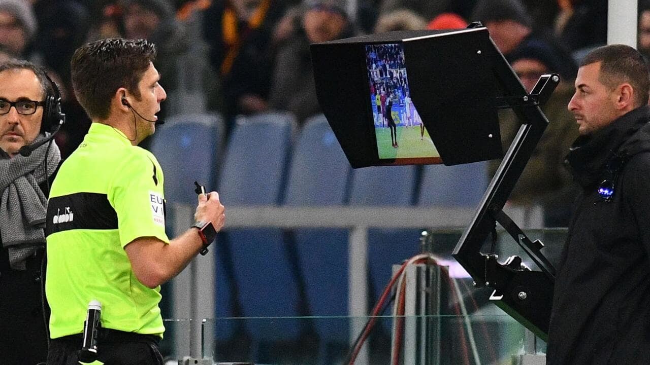 Просмотр VAR в футболе