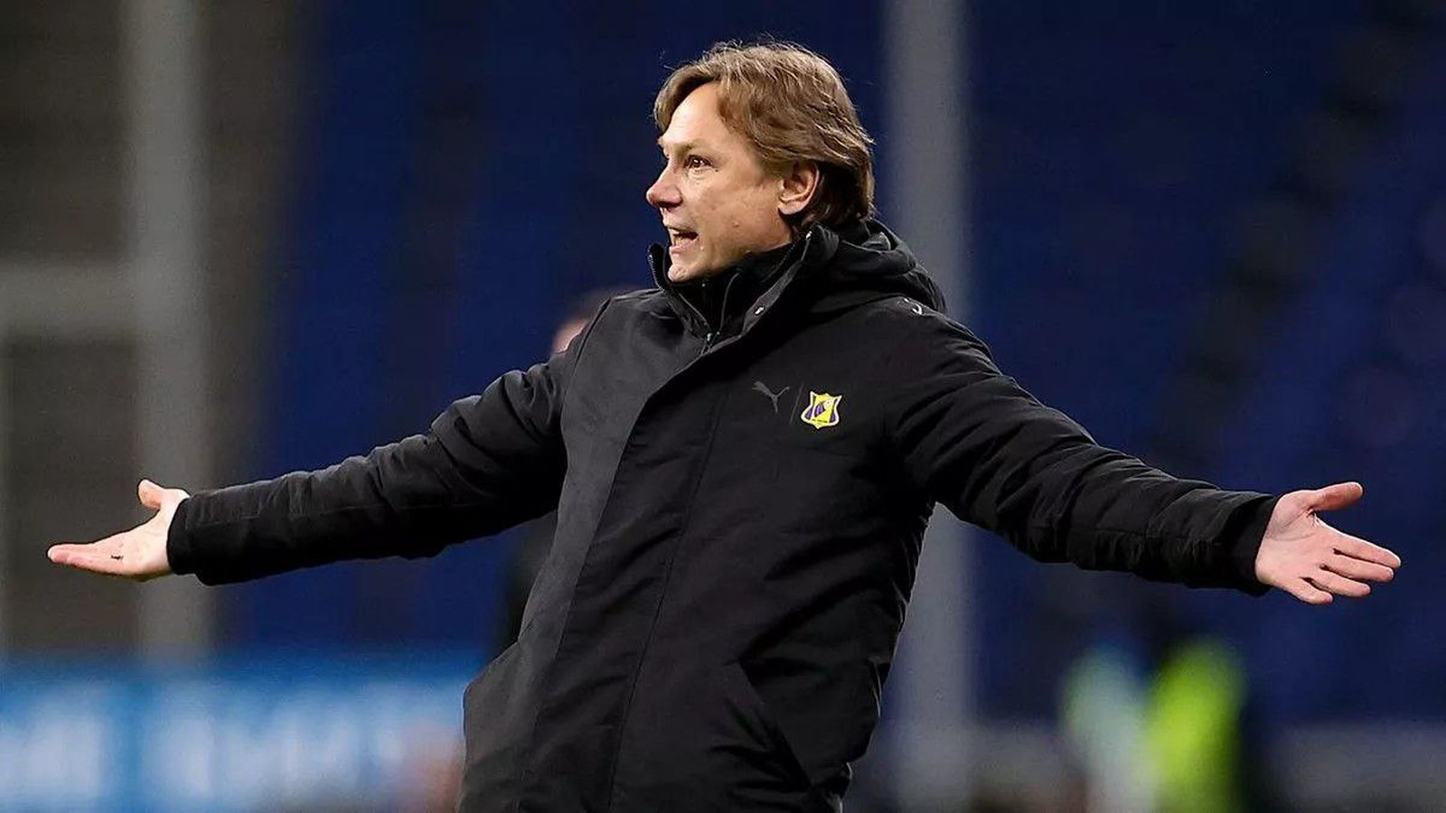 Валерий Карпин