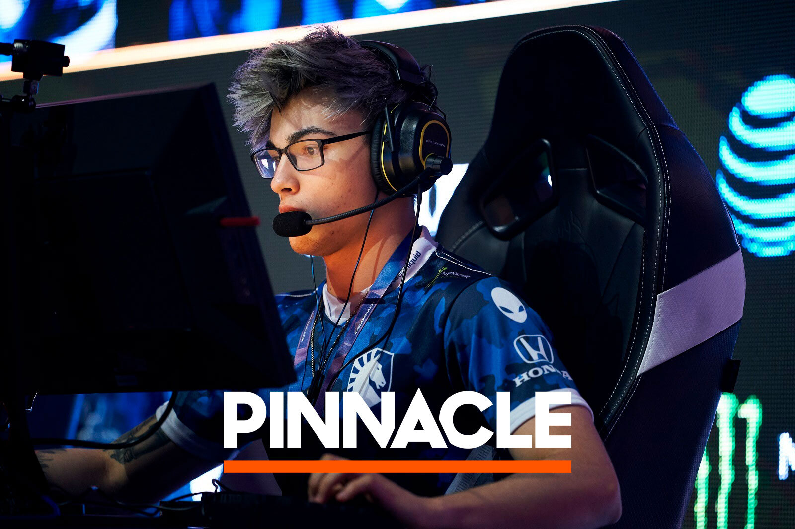 Russel "Twistzz" Van Dulken