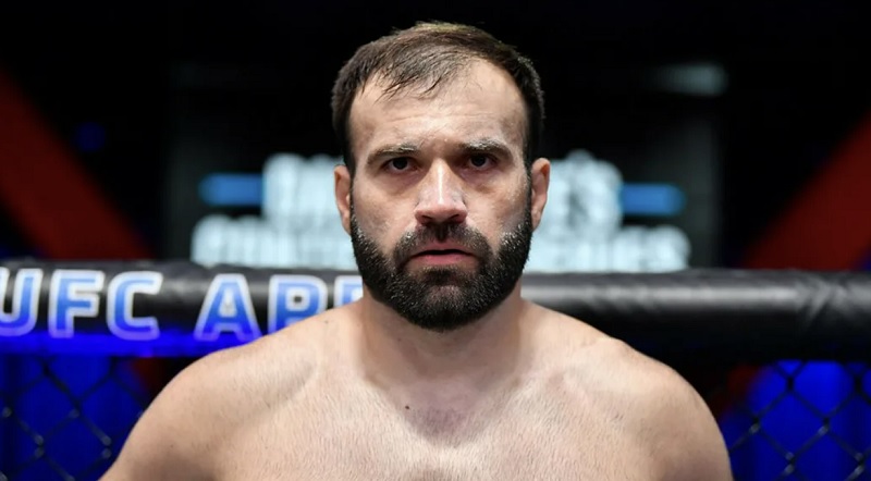 Мурзаканов проиграл Рейесу техническим нокаутом на турнире UFC 333