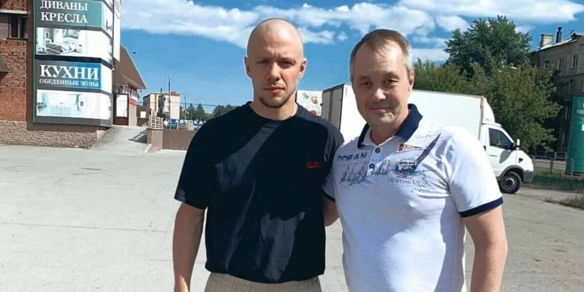 Артемий Панарин (слева)