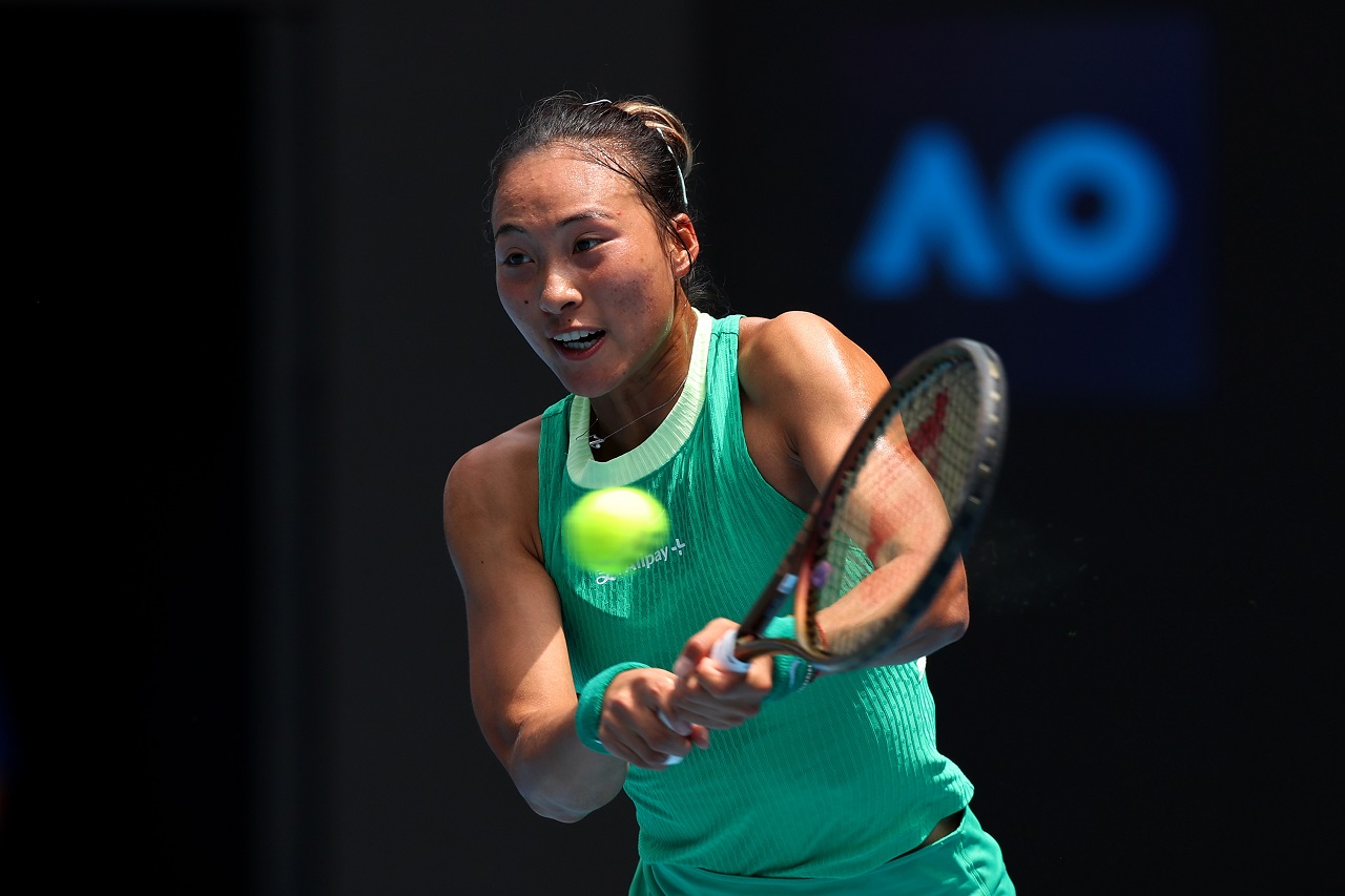 Чжэн Циньвэнь на Australian Open 2024 (фото: Cameron Spencer/Getty Images)