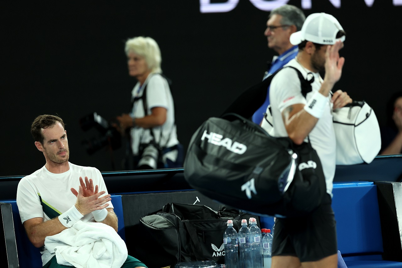 Энди Маррей аплодирует Маттео Берреттини (фото: Clive Brunskill/Getty Images)