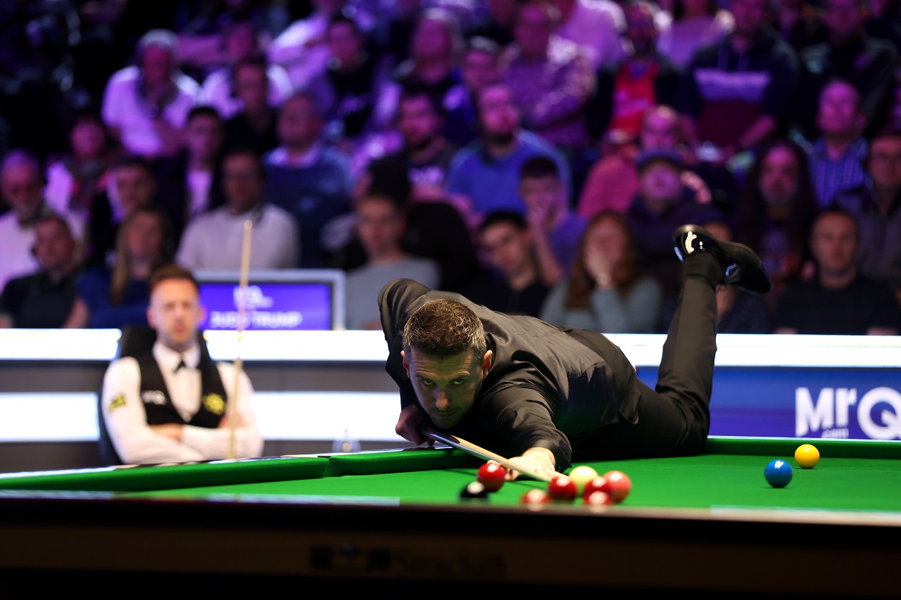 Марк Селби и Джадд Трамп в матче UK Championship 2023 (фото: George Wood/Getty Images)