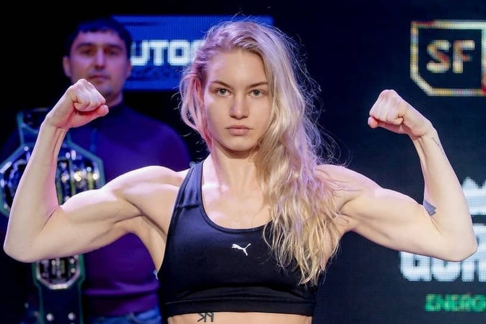 Спортсменка пошло отметила победу на ринге Спортсменка пошло отметила победу на ринге