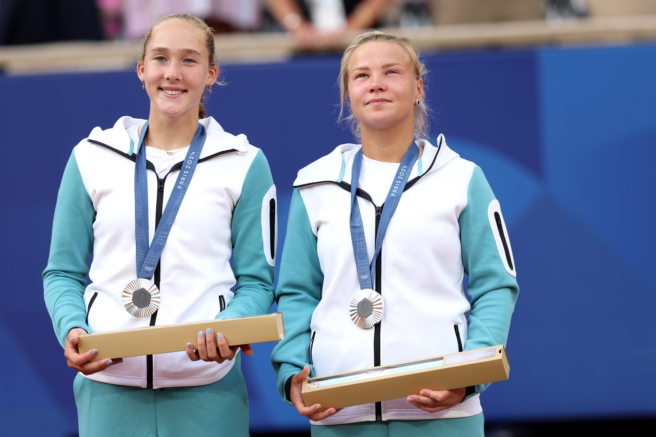 Мирра Андреева и Диана Шнайдер, Олимпиада-2024 в Париже (фото: Clive Brunskill/Getty Images)