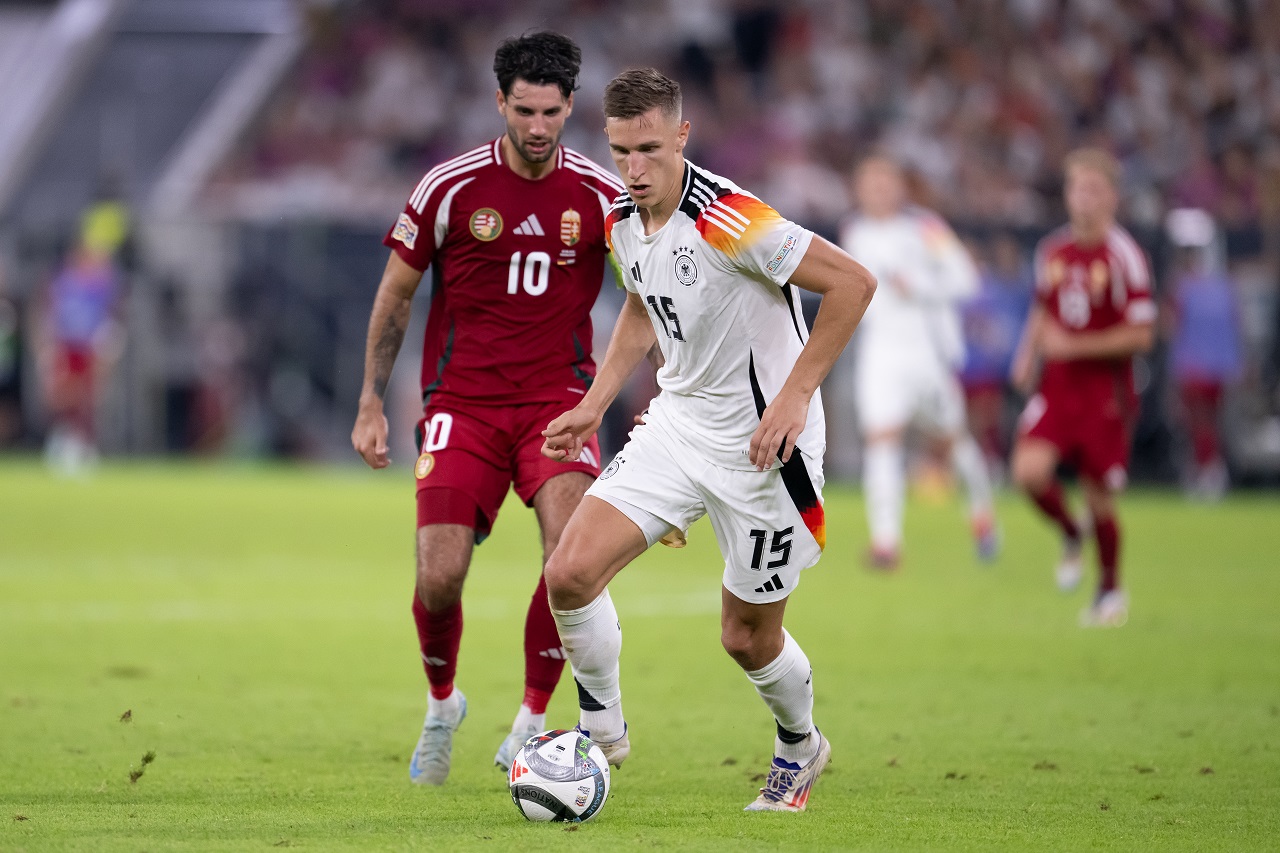 Нико Шлоттербек (Германия) и Доминик Собослаи (Венгрия) (фото: Christian Kaspar-Bartke/Getty Images for DFB)