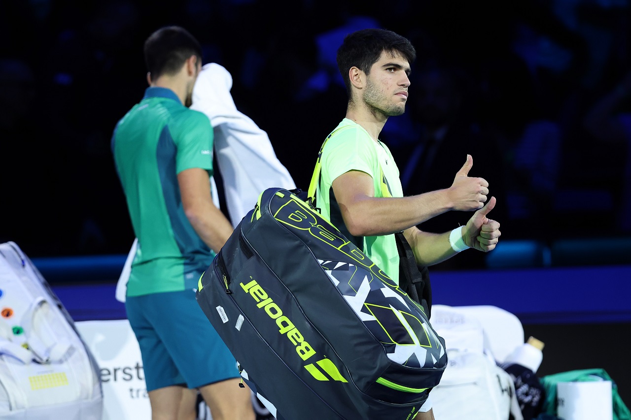Карлос Алькарас и Новак Джокович (фото: Clive Brunskill/Getty Images)