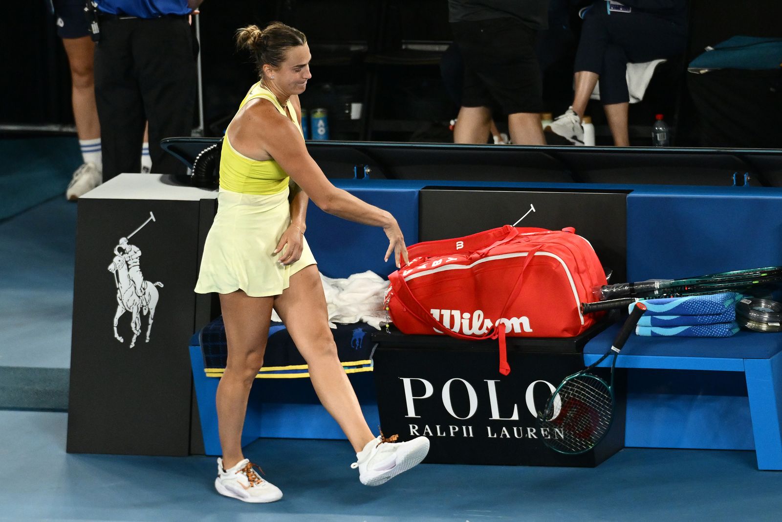 Арина Соболенко сломала ракетку, которой проиграла Мэдисон Киз в финале Australian Open в январе 2025 года. Фото: Quinn Rooney/Getty Images