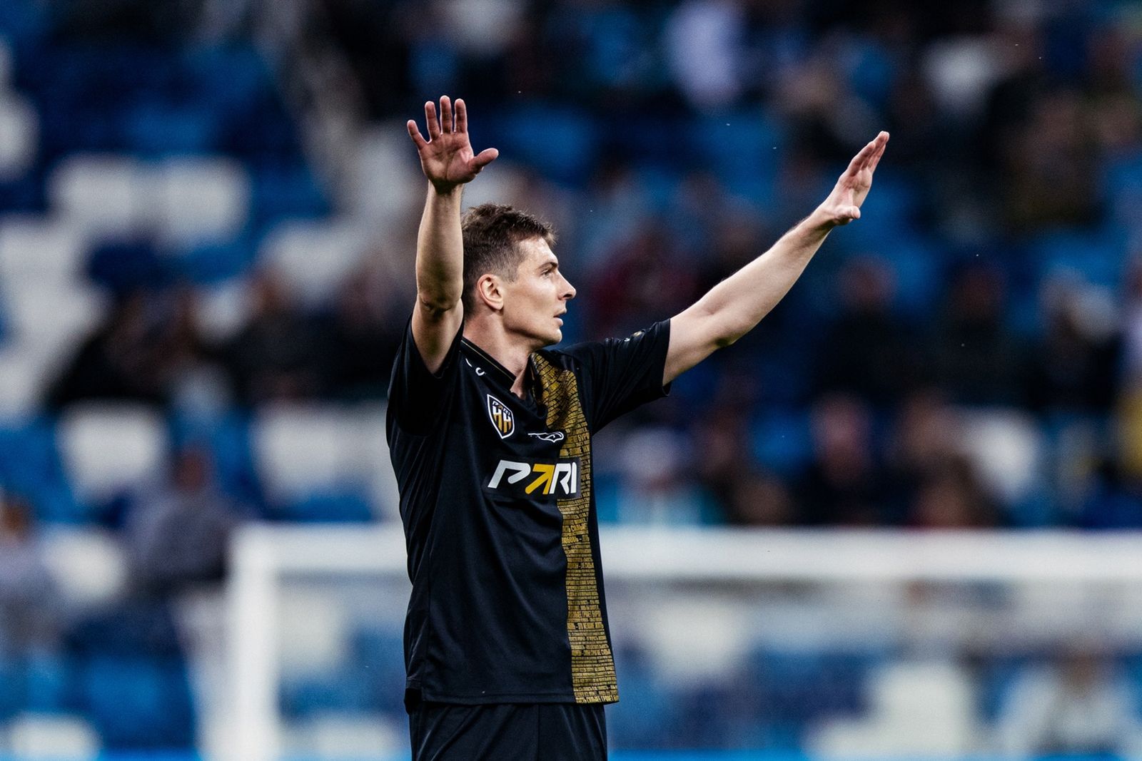 Дмитрий Тихий в игре за «Пари НН» в мае 2024 года