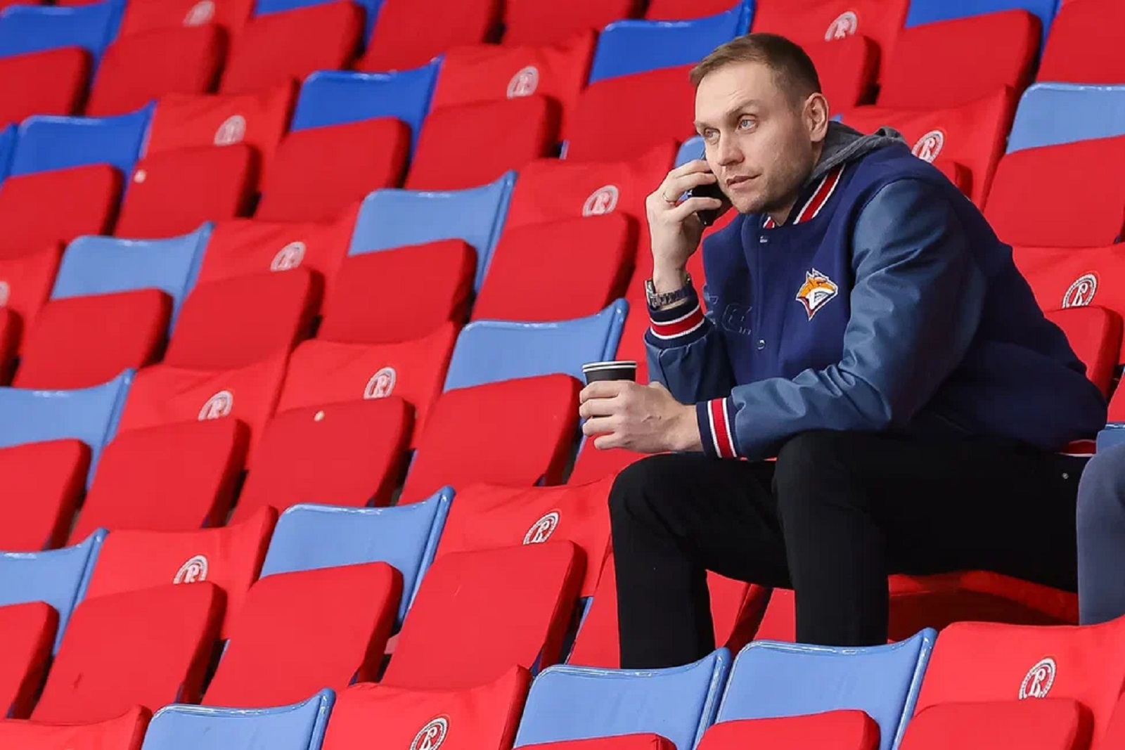 Спортивный директор ХК «Металлург» Евгений Бирюков / metallurg.ru