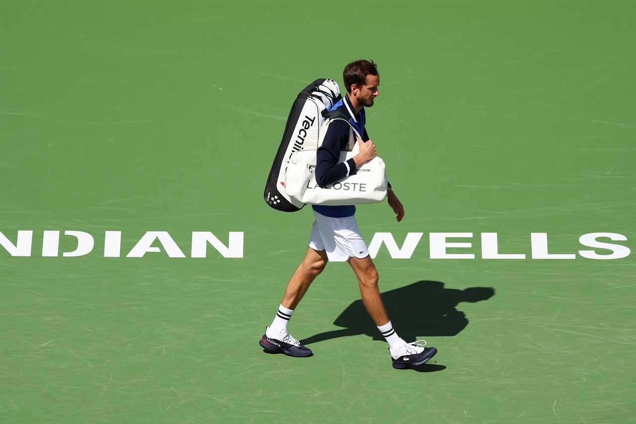 Даниил Медведев на турнире в Индиан-Уэллс (фото: Clive Brunskill/Getty Images)