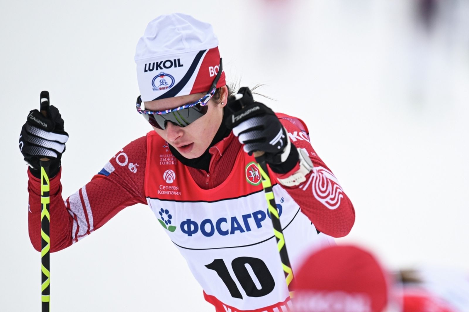 Дарья Непряева на дистанции скиатлона на 20 км среди женщин на чемпионате России по лыжным видам спорта в Казани. Фото: Максим Богодвид / РИА Новости ©
