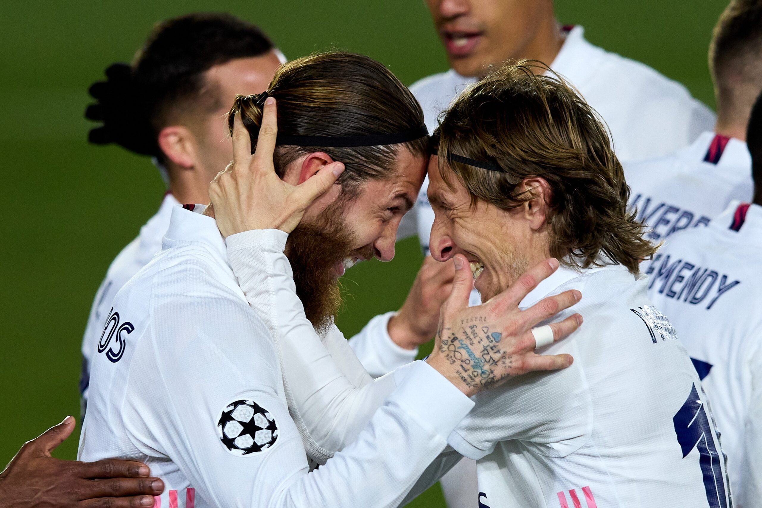 Лука Модрич (справа) в составе «Реала» (UEFA VIA GETTY IMAGES)
