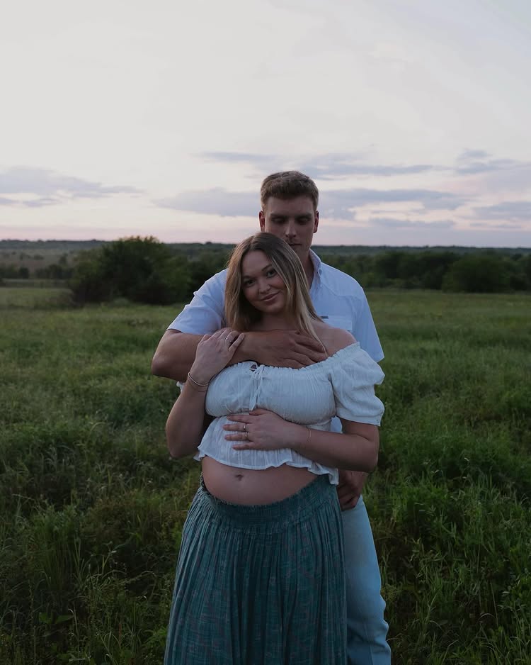 Дочь Уэйна Гретцки с мужем
