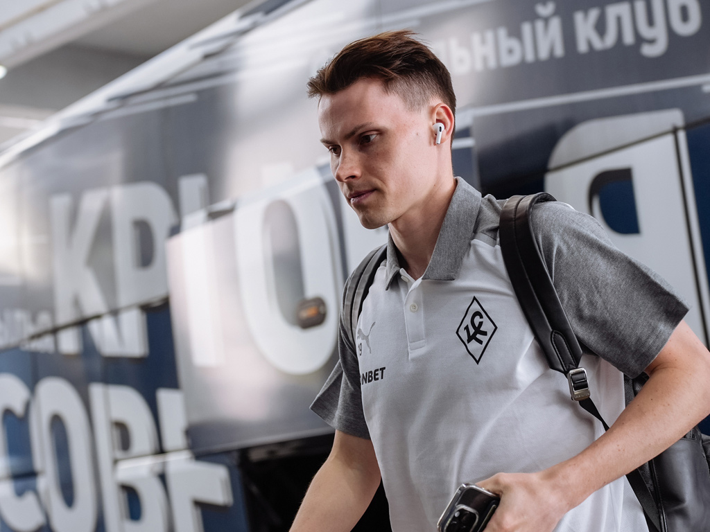 Семшов высоко оценил игру Олейникова и Мелкадзе в шестом туре РПЛ