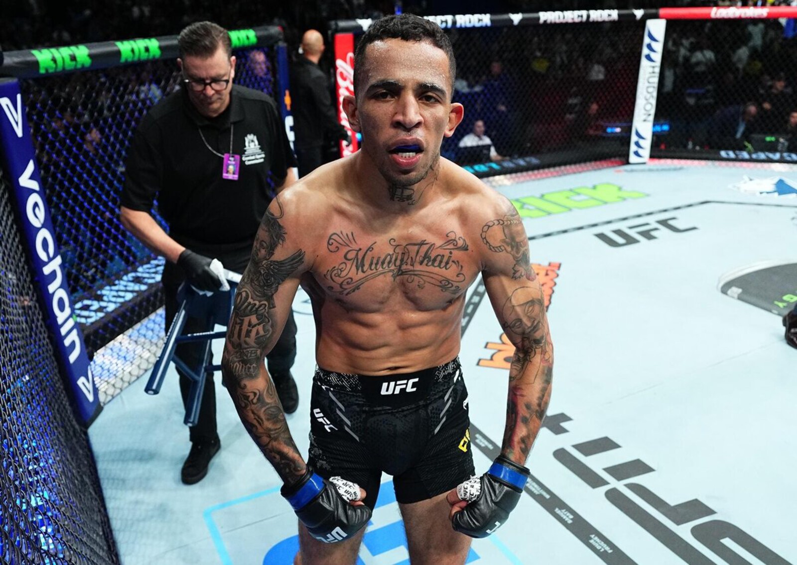 Букмекеры пересмотрели расклады на следующий бой Ислама Махачева, выставив Карлоса Пратеса фаворитом