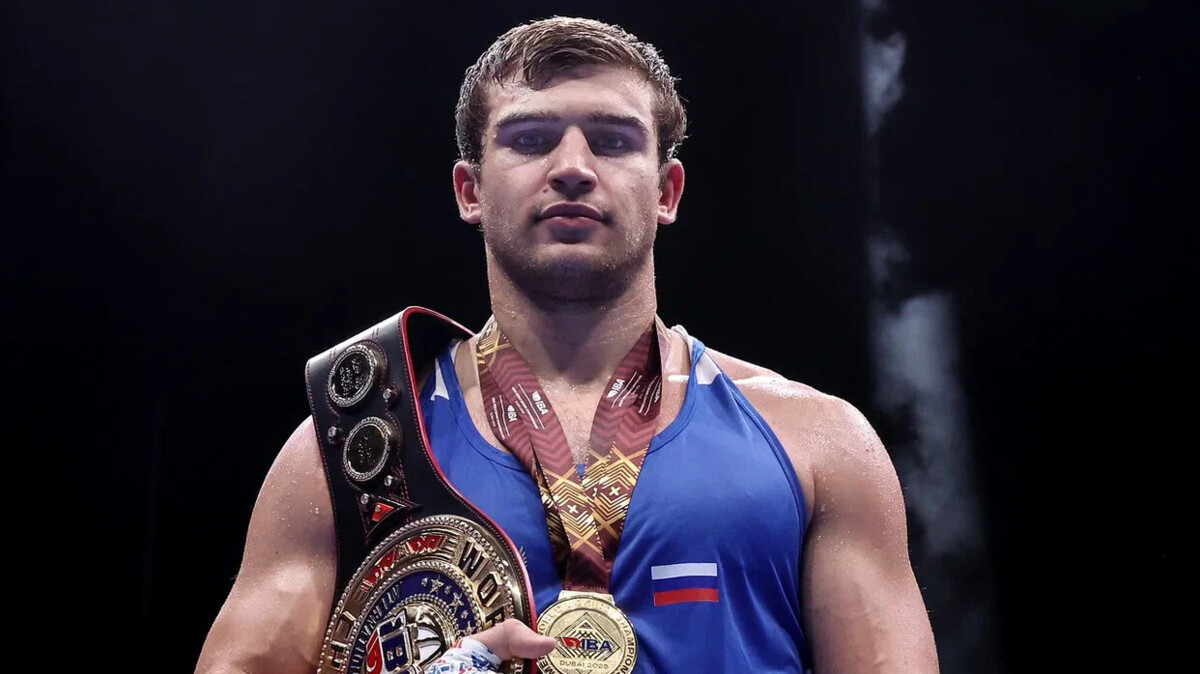 Российский боксер Суров стал чемпионом Европы в весе свыше 90 кг