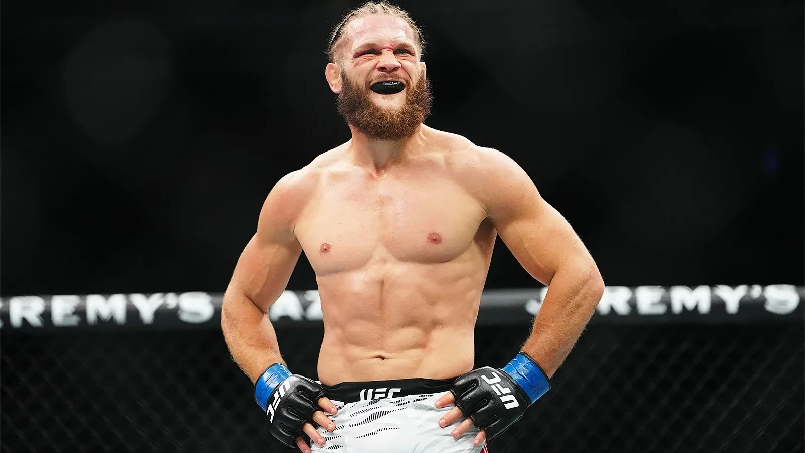 Физиев нокаутом победил Торреса на турнире UFC в Баку