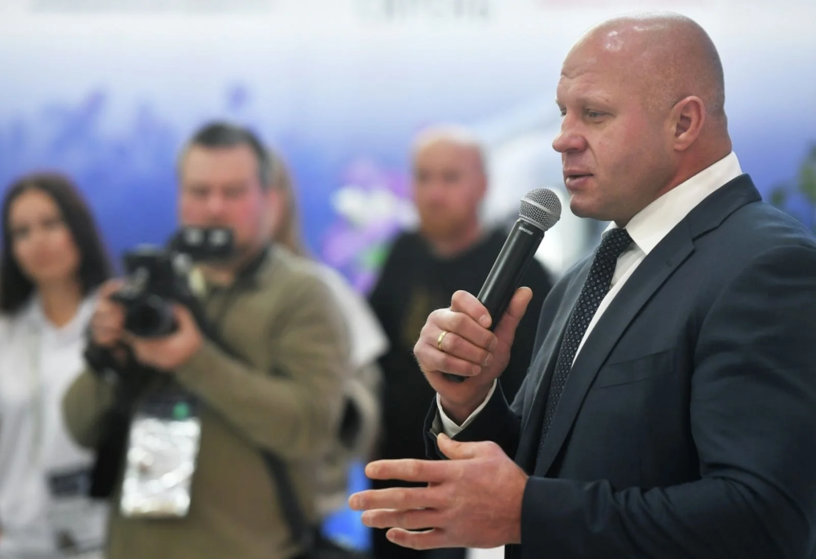 Издательство прекратило продажу книги о Федоре Емельяненко из-за претензий