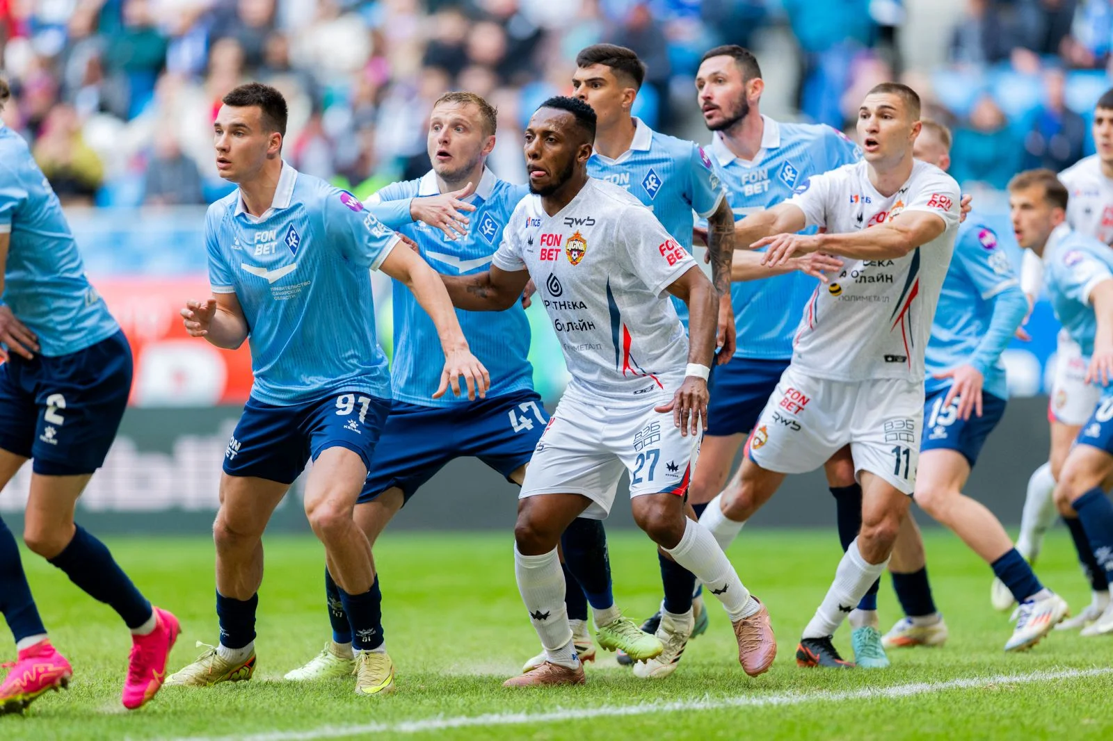 Мойзес (в центре). Фото: pfc-cska.com