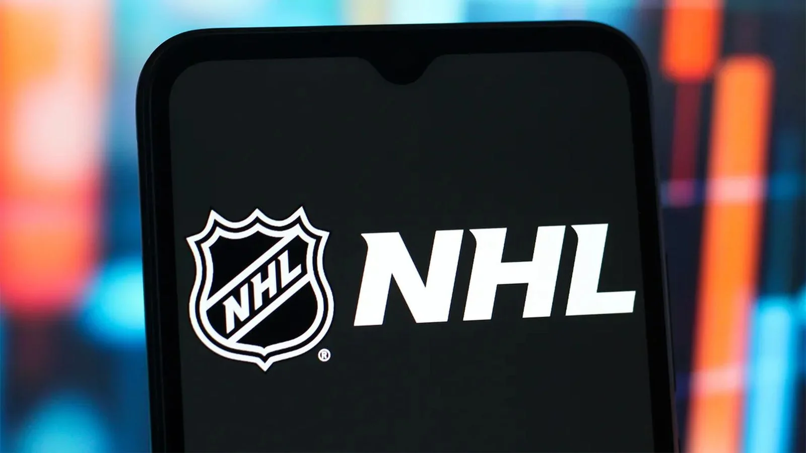 «Каролина» завоевала Кубок Стэнли и открылась фаворитом сезона-2026/27
