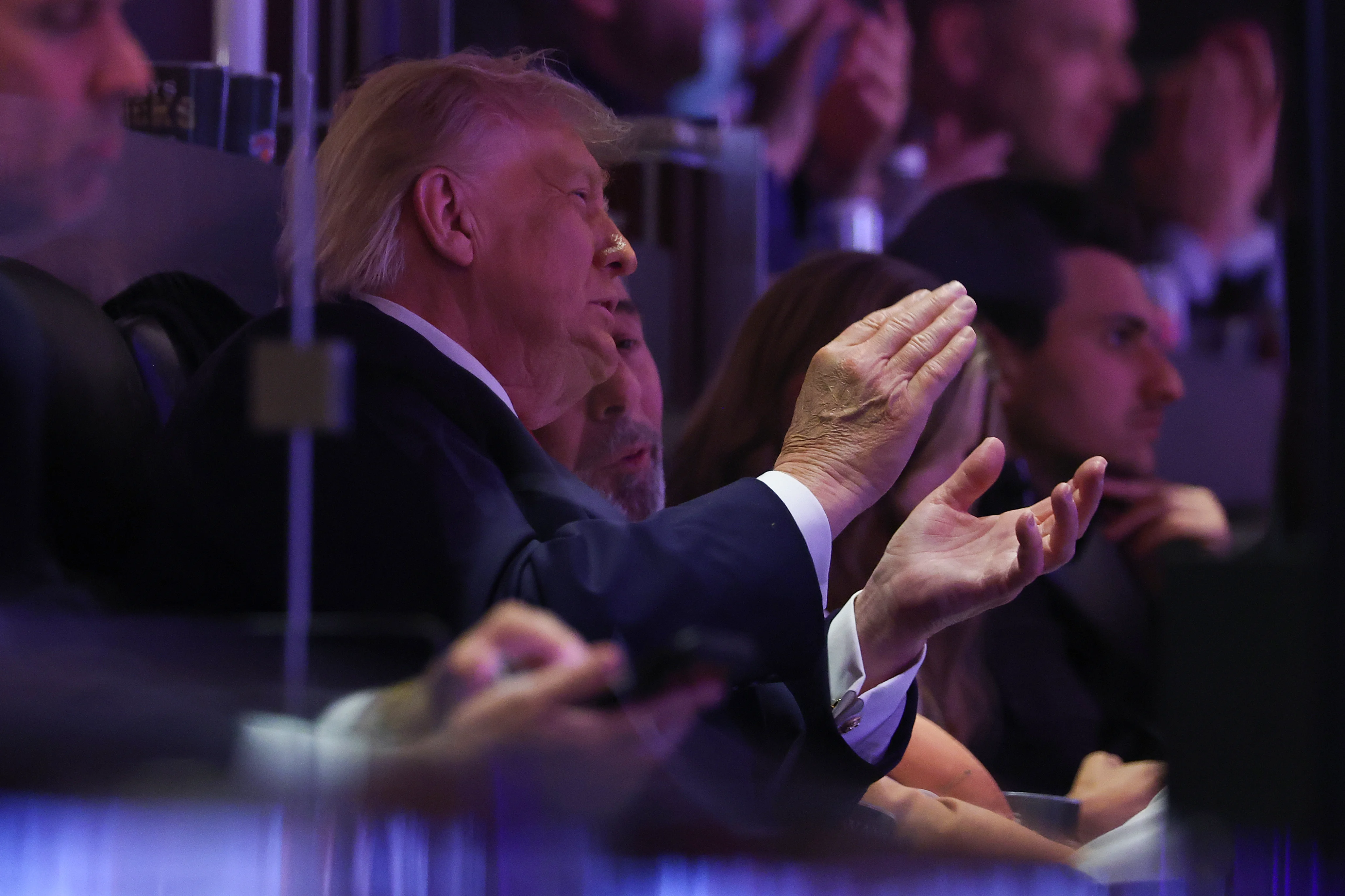 Дональд Трамп на финале НБА (SAUL LOEB / AFP via Getty Images)