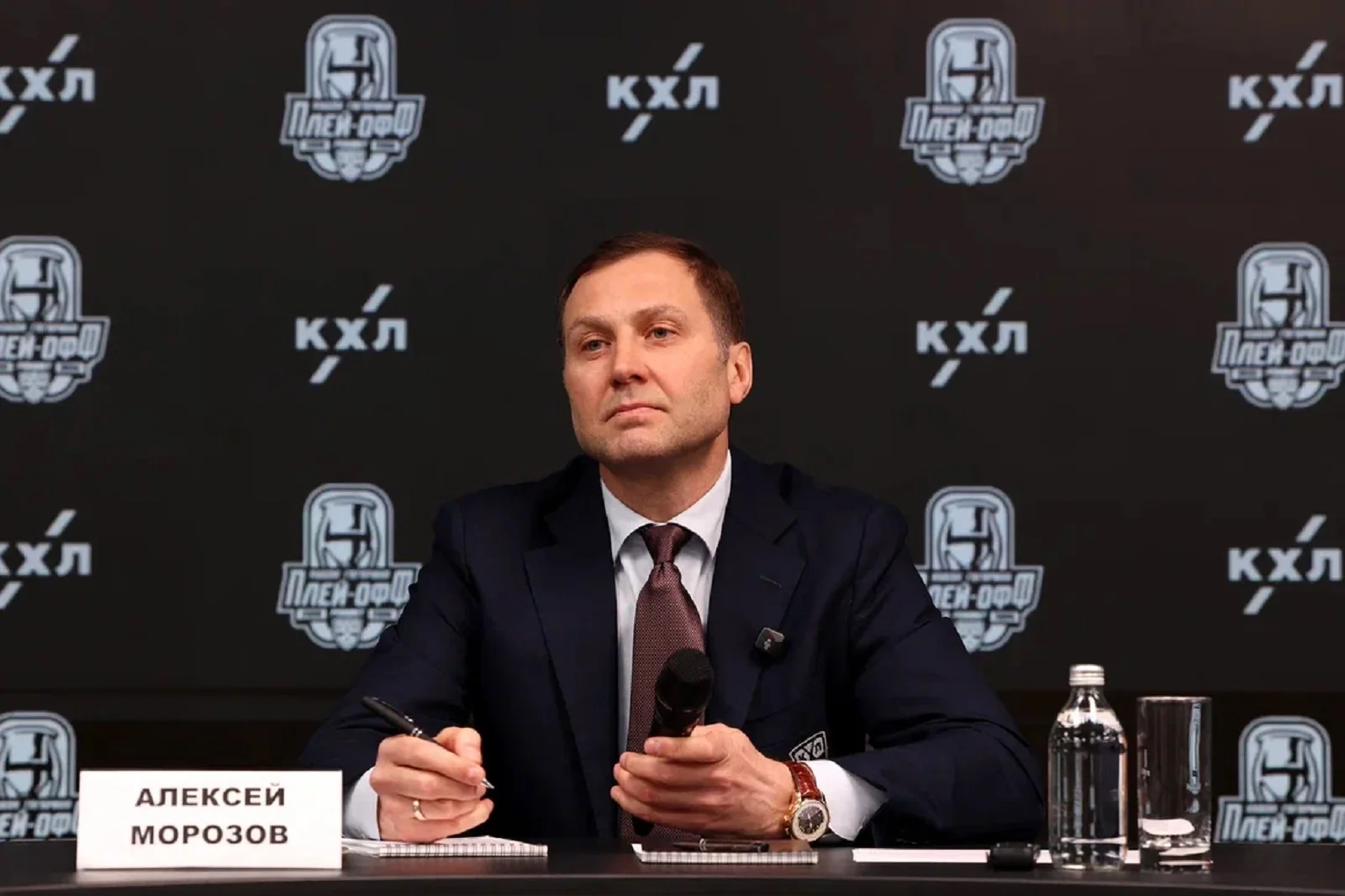 Морозов: Если клубы готовы, рассмотрим увеличение минимального оклада игрокам