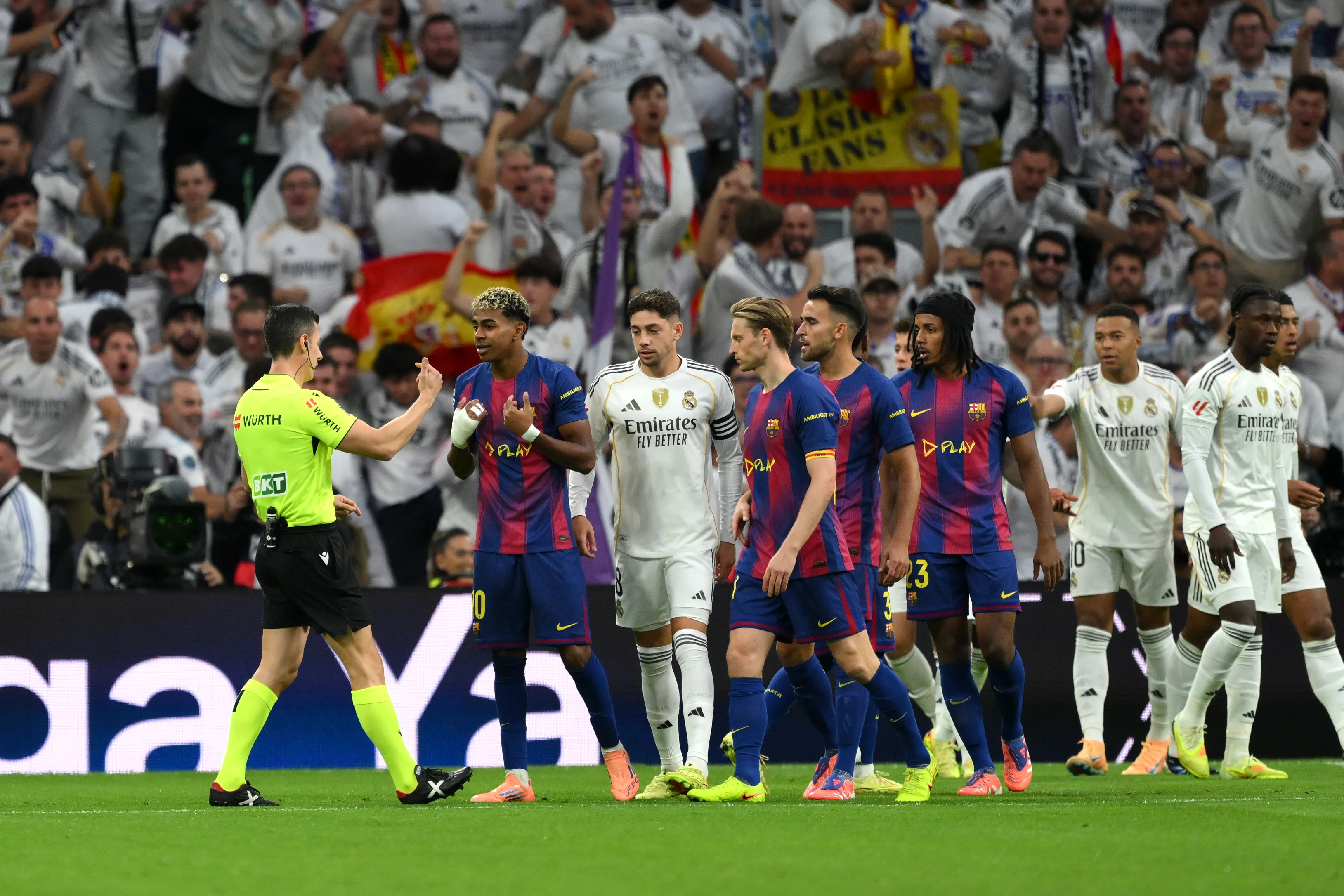 «Реал» и «Барселона» ( David Ramos/Getty Images)