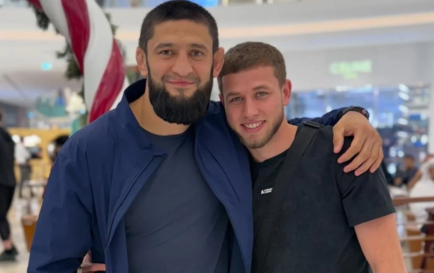Бывший чемпион UFC в среднем весе Хамзат Чимаев и Лечи Садулаев. Фото: социальные сети Садулаева