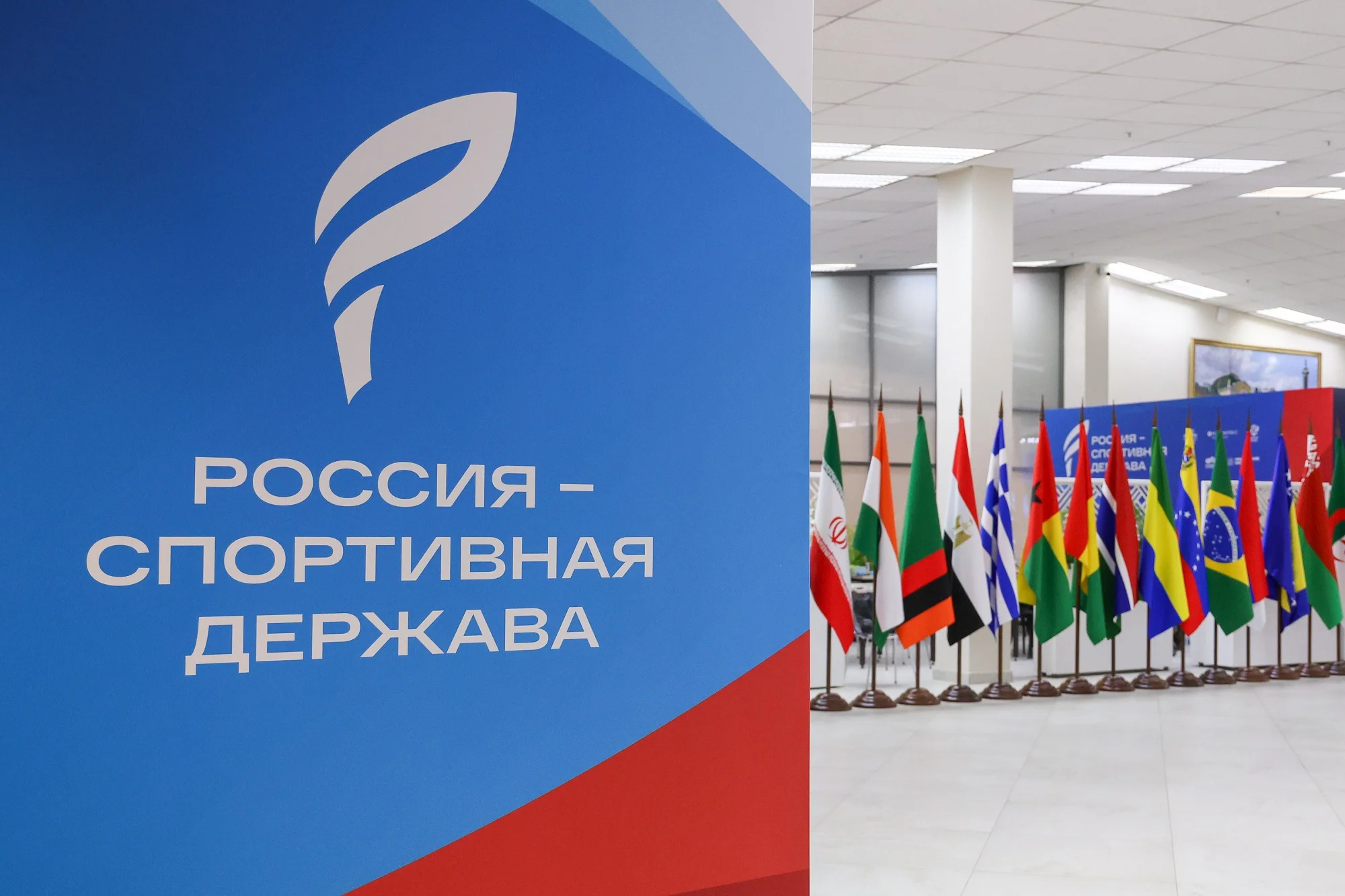 Антикризисные коммуникации, медиарейтинг и нейросети: основные темы первого дня РСД-2026